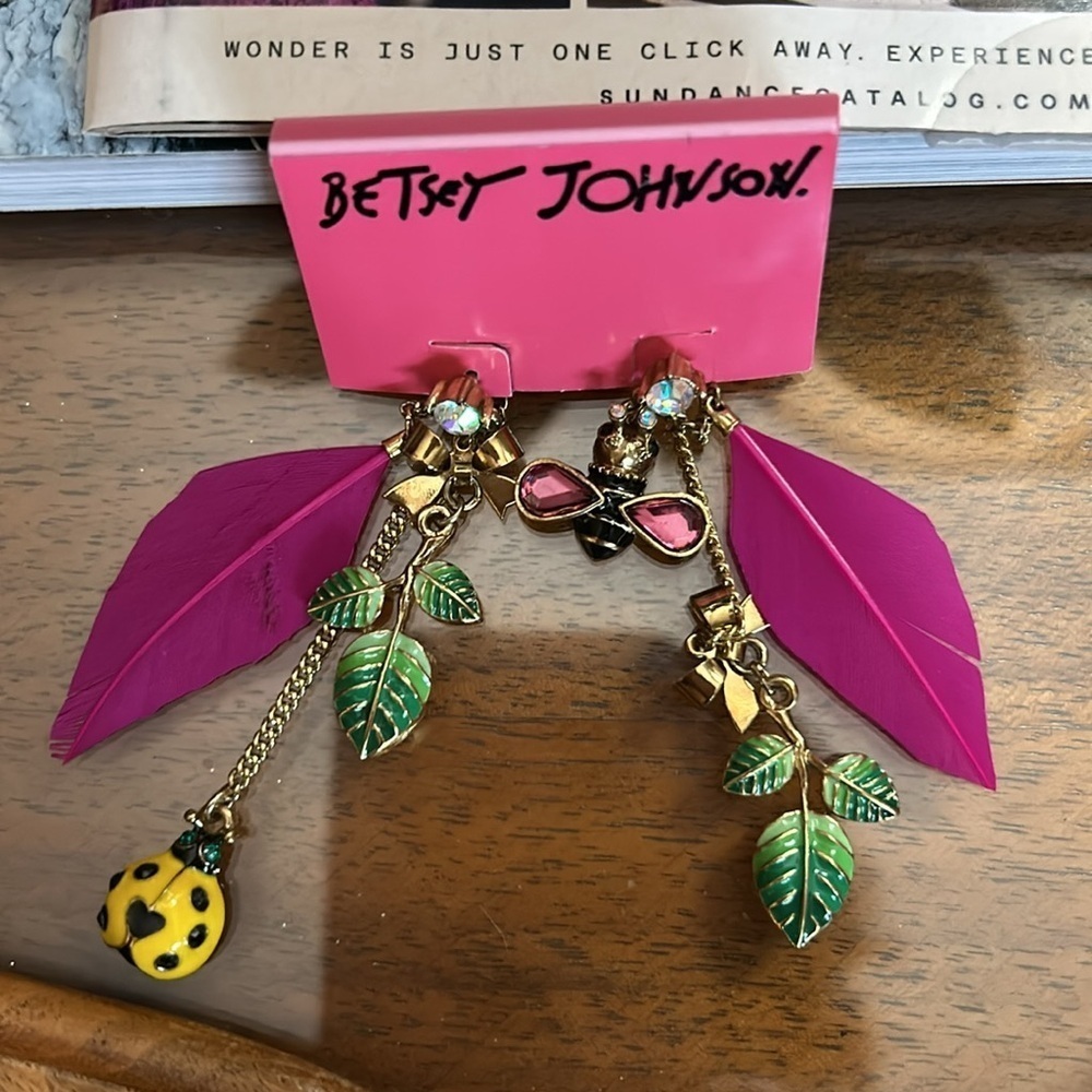 BETSEY Johnson Earrings NWT “Ladybug & Bee” - Picture 3 of 4